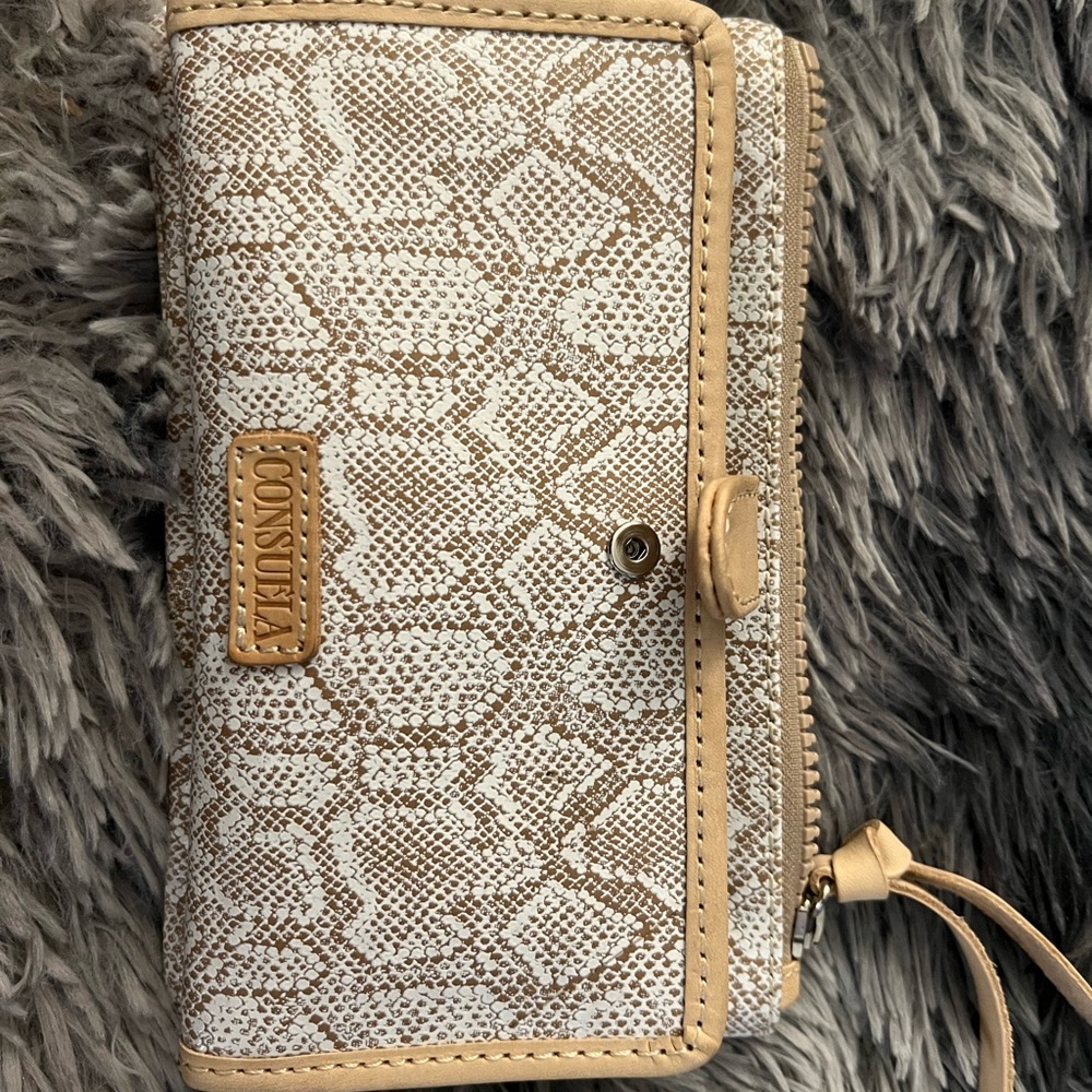 Consuela wallet
